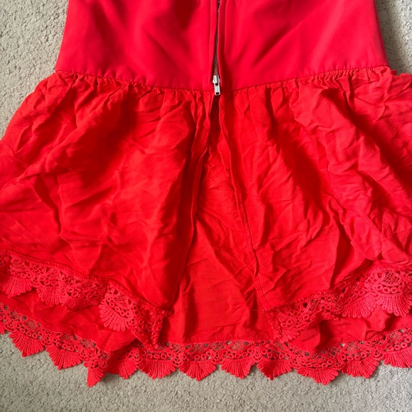 Lovers + Friends Red Strapless Bustier Style Lace Hem Blouse Small - Picture 8 of 8